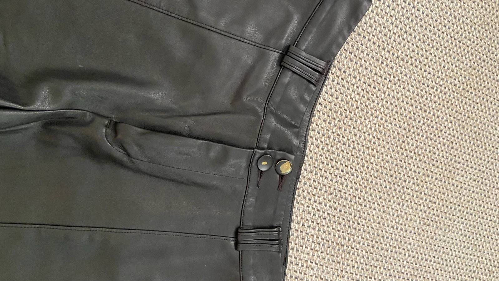 Shorts em similcouro preto tamanho 36 – photo 6